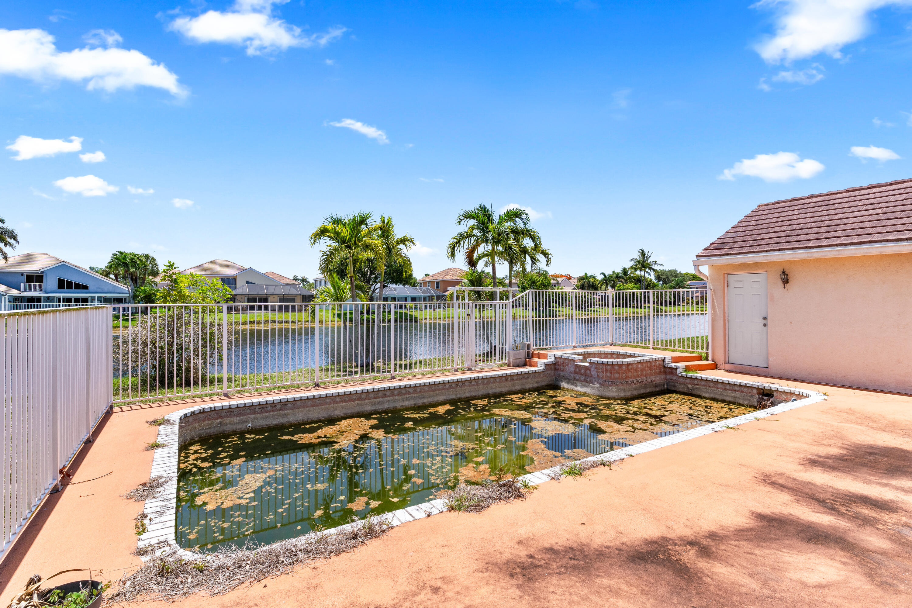 8885 Spring Valley Drive Boynton Beach, FL 33472 - Photo 22 of 38 POOL