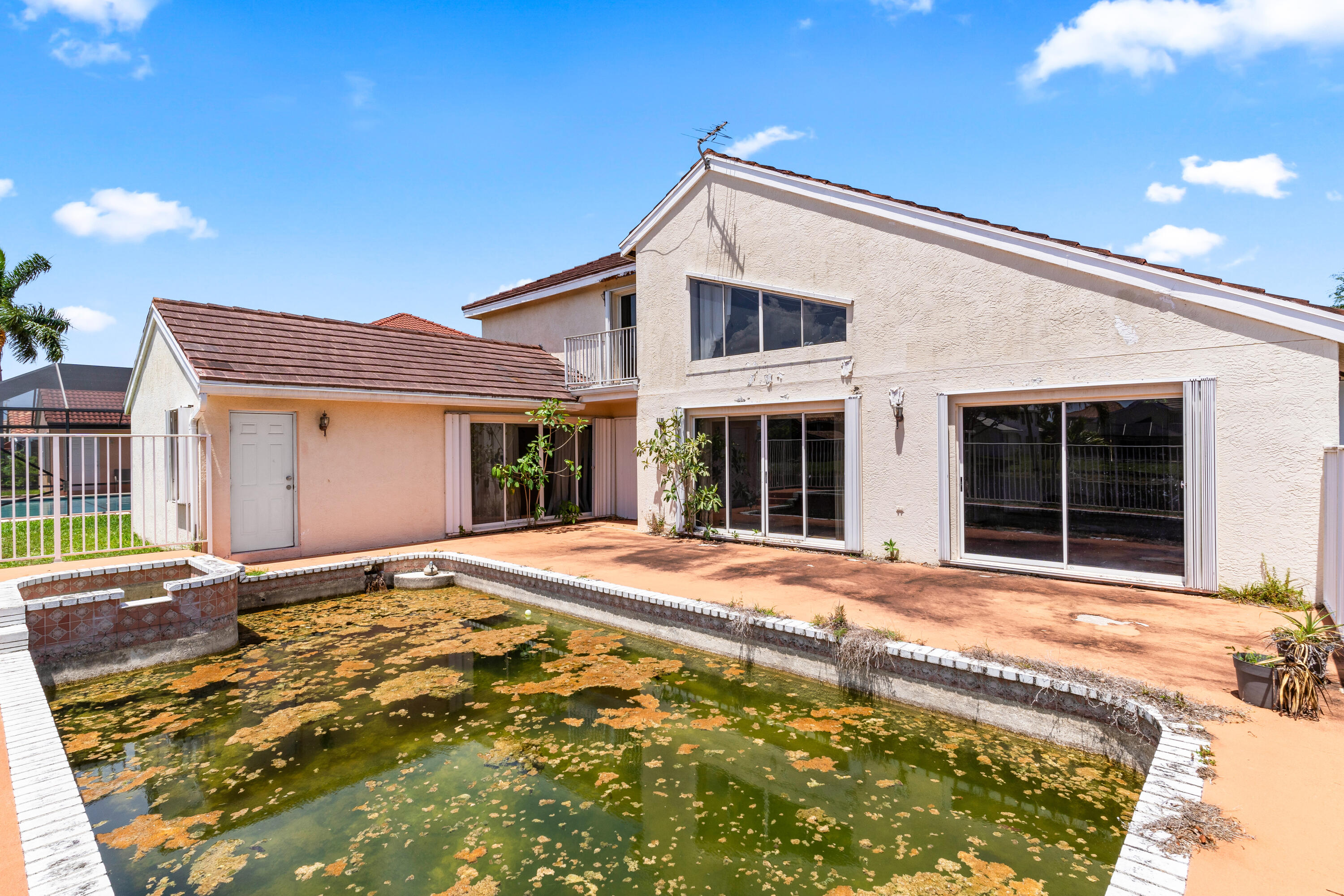 8885 Spring Valley Drive Boynton Beach, FL 33472 - Photo 23 of 38 POOL