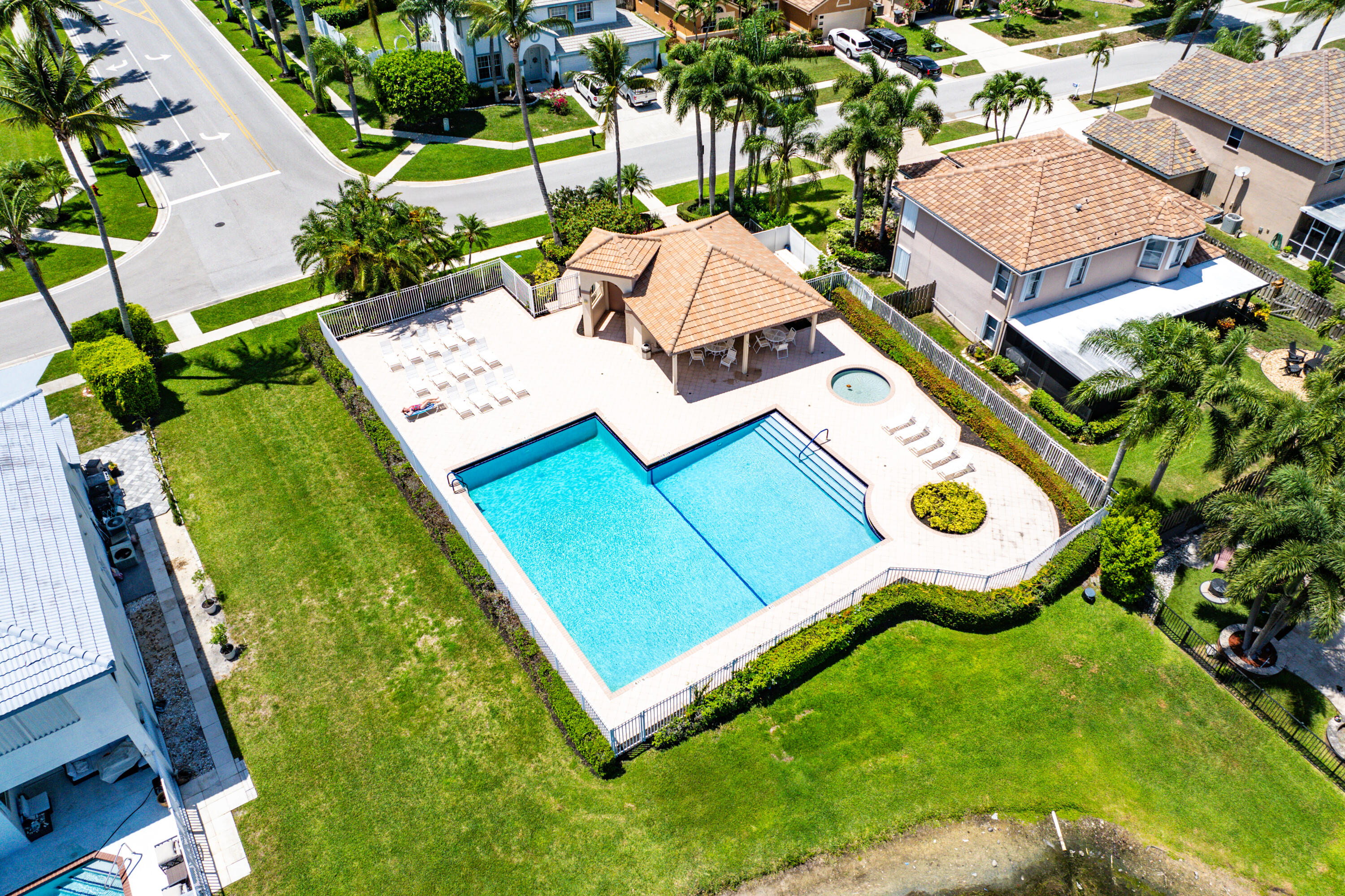 8885 Spring Valley Drive Boynton Beach, FL 33472 - Photo 38 of 38 COMMUNITY POOL