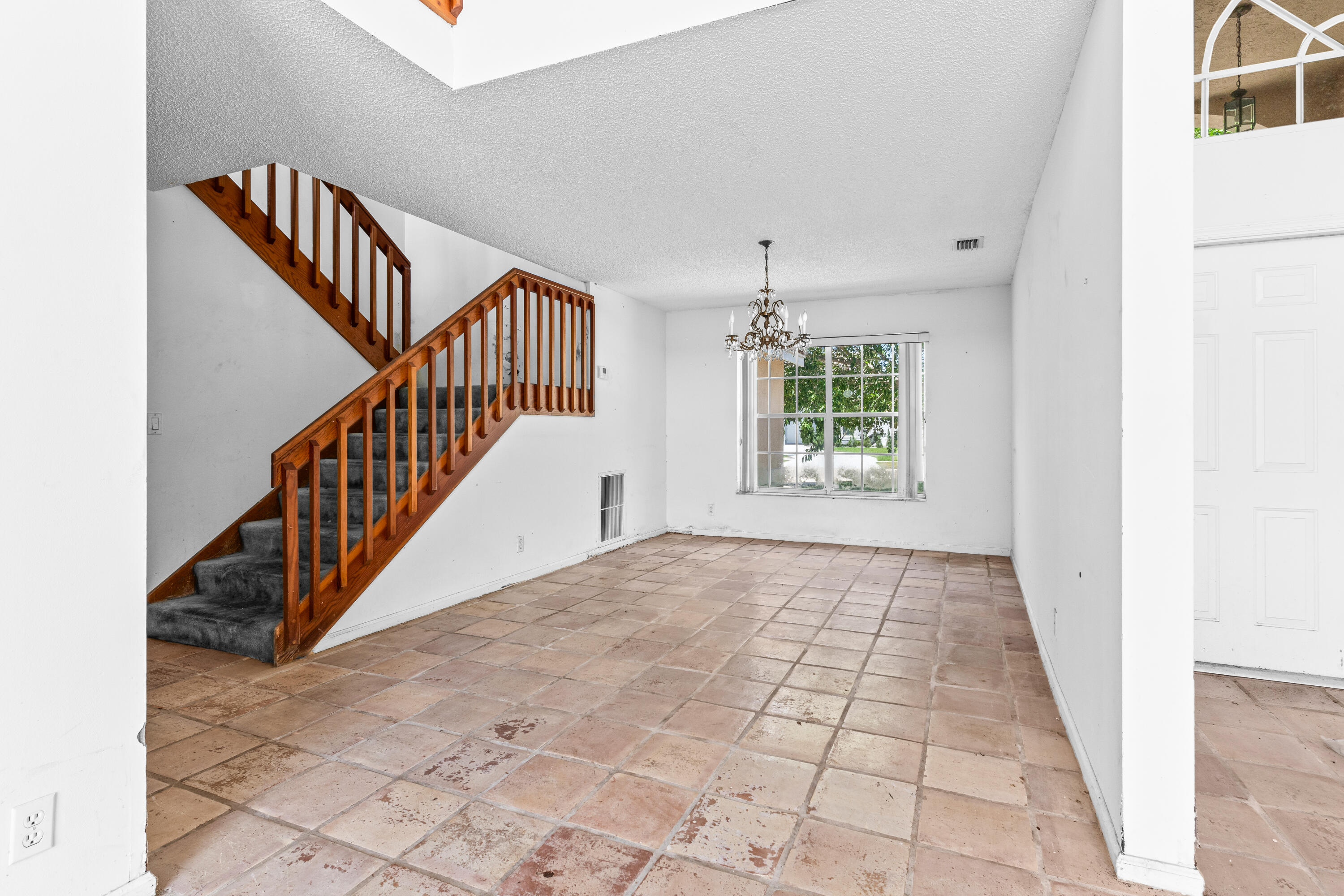 8885 Spring Valley Drive Boynton Beach, FL 33472 - Photo 7 of 38 LIVING AREA