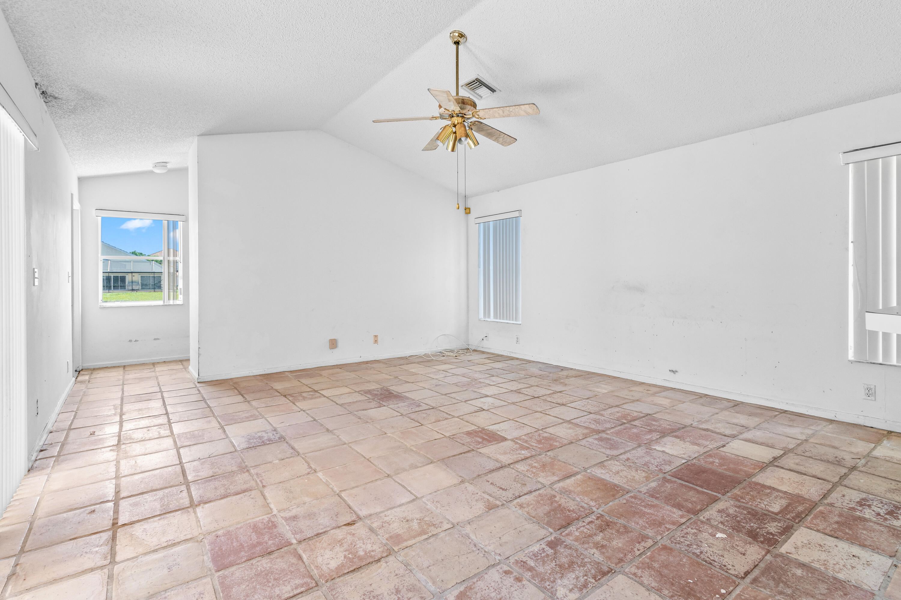 8885 Spring Valley Drive Boynton Beach, FL 33472 - Photo 10 of 38 LIVING AREA