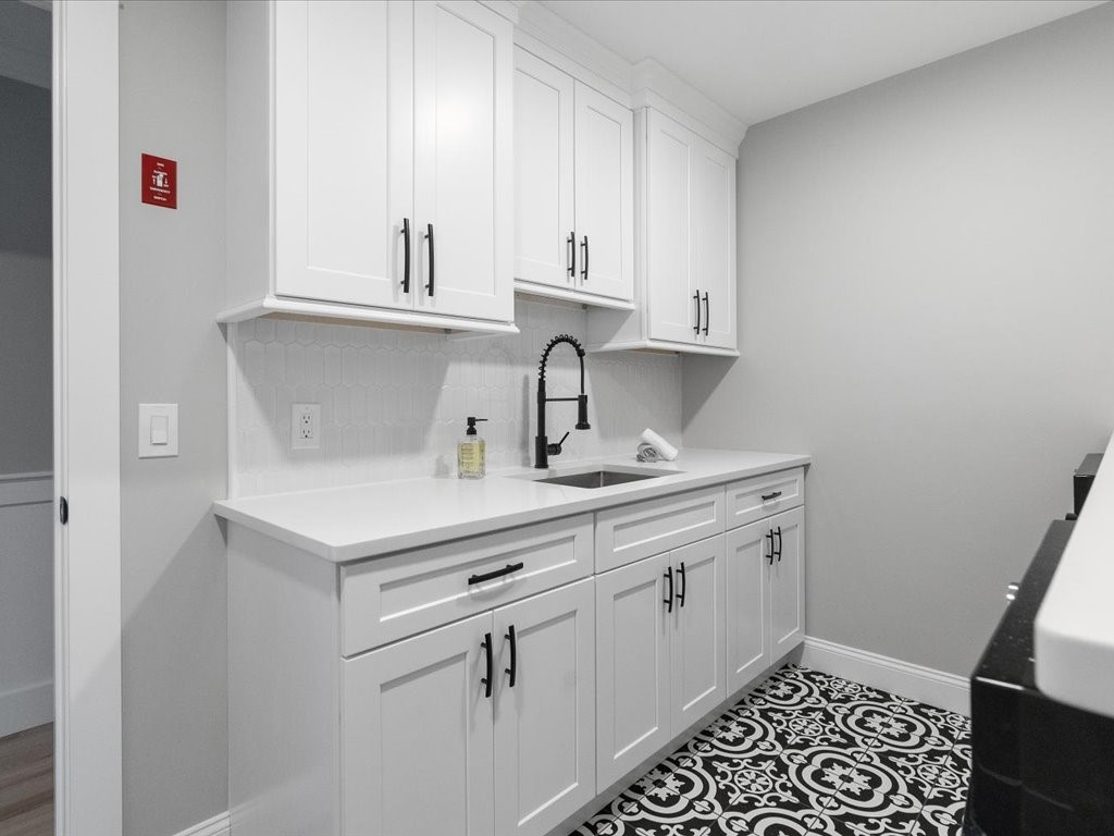 141 Fox Ridge Drive Cranston, RI 02921 - Photo 30 of 47