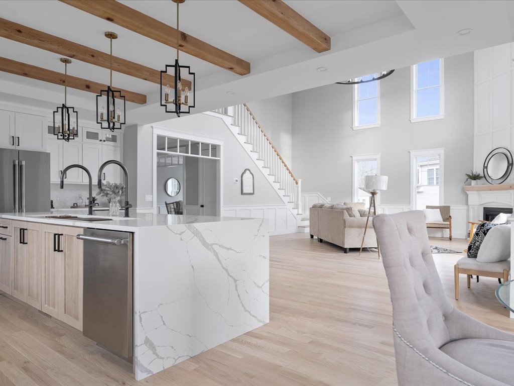 141 Fox Ridge Drive Cranston, RI 02921 - Photo 3 of 47