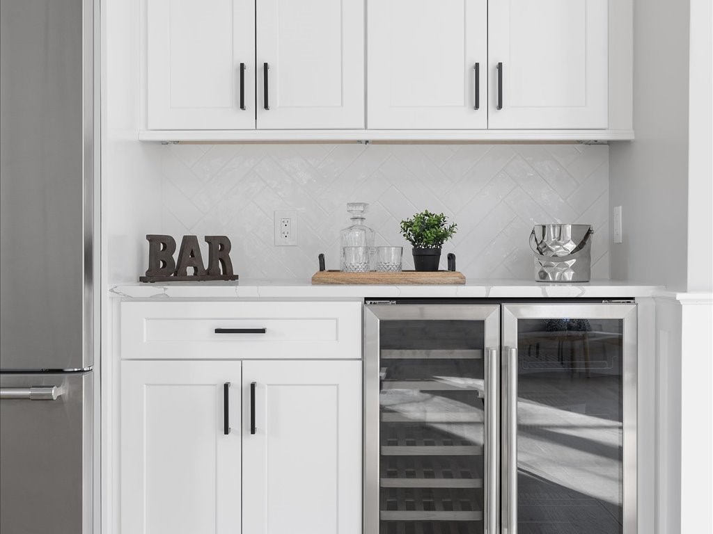 141 Fox Ridge Drive Cranston, RI 02921 - Photo 8 of 47