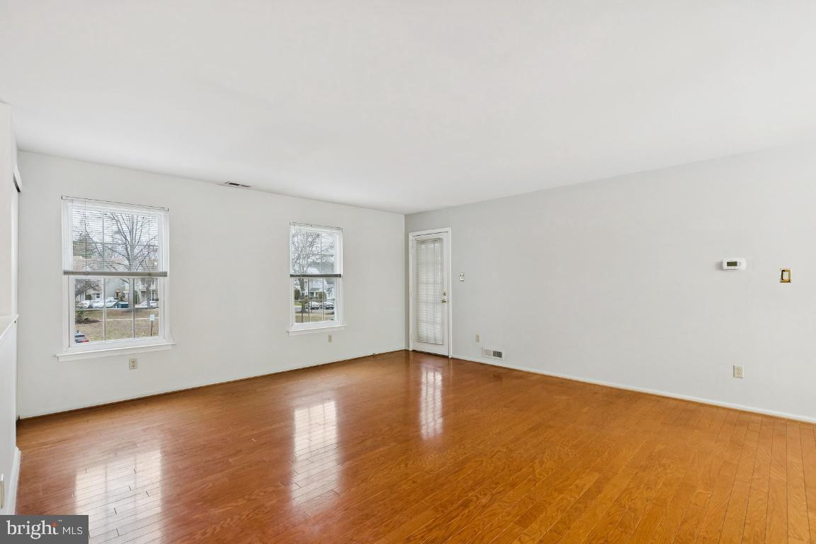 3190B Neils Court Mount Laurel, NJ 08054 - Photo 17 of 27 Living Room