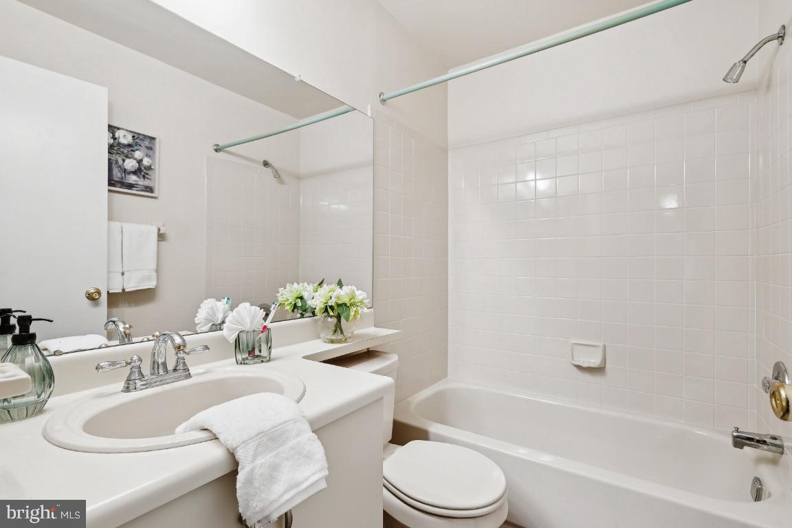 3190B Neils Court Mount Laurel, NJ 08054 - Photo 23 of 27 Hall Bath