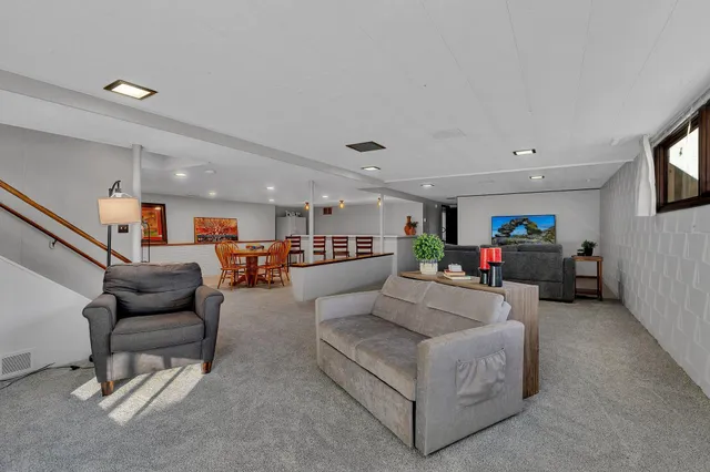 $405,000 | 2004 Hillcrest Drive, St. Cloud, MN 56303