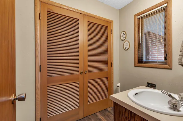 $405,000 | 2004 Hillcrest Drive, St. Cloud, MN 56303