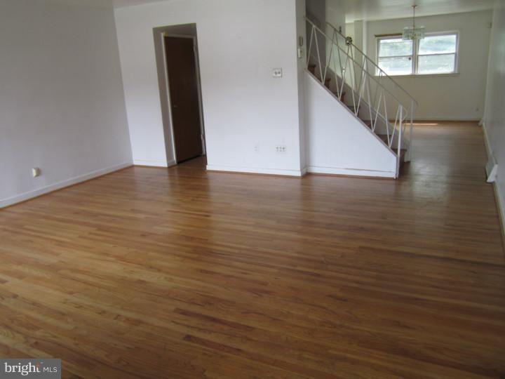 2710 West Country Club Road Philadelphia, PA 19131 - Photo 3 of 12 Gallery Image 3