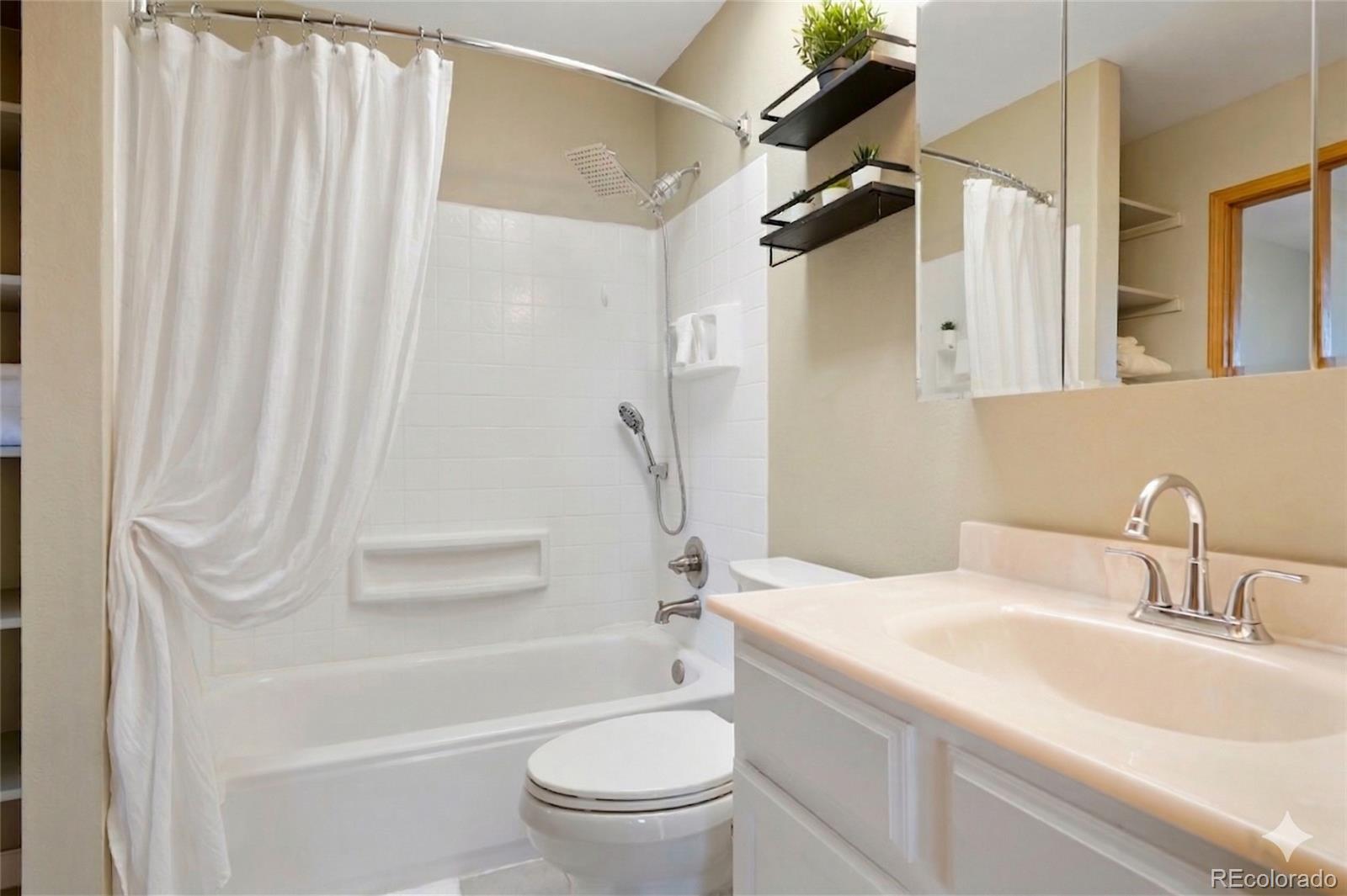 581 Longfellow Lane Highlands Ranch, CO 80126 - Photo 19 of 39