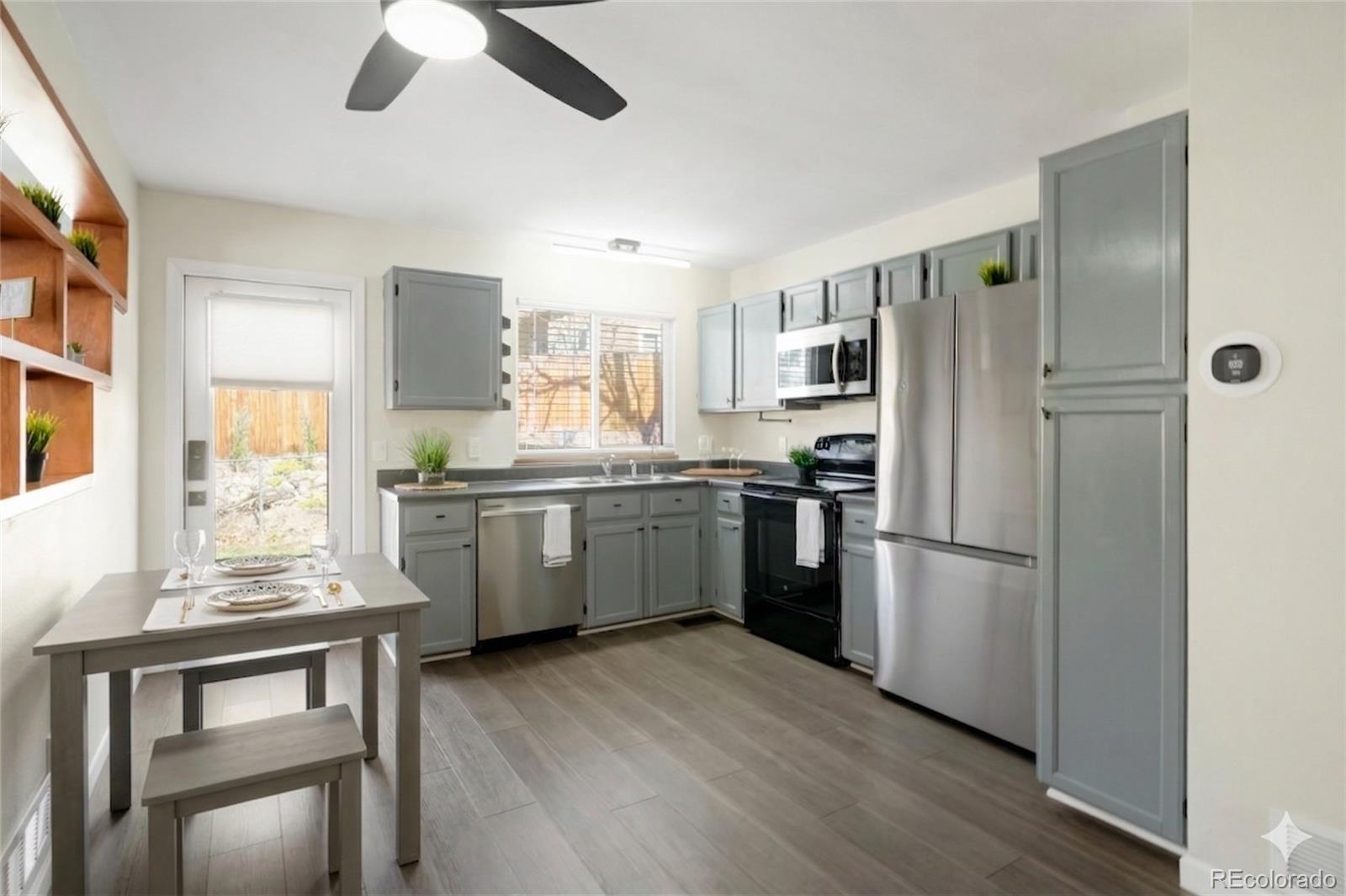 581 Longfellow Lane Highlands Ranch, CO 80126 - Photo 9 of 39