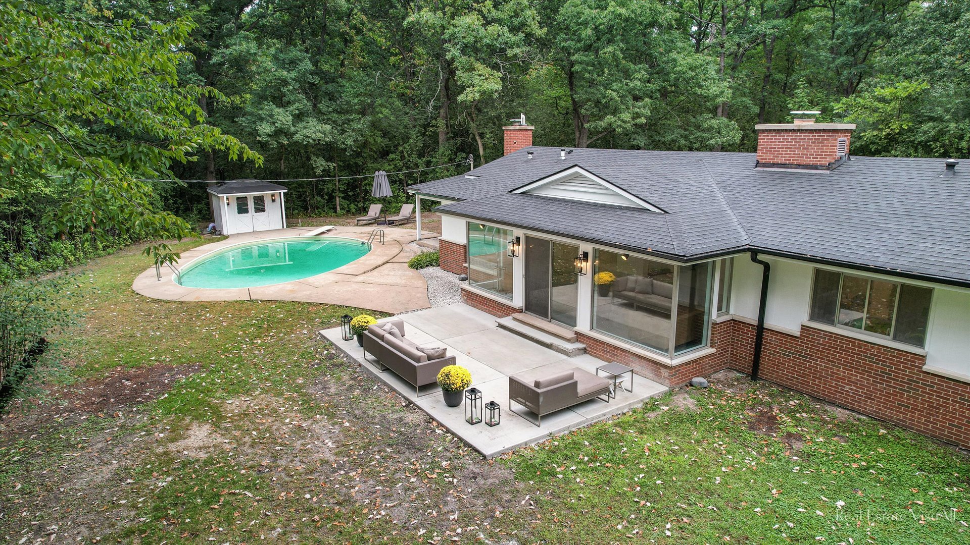 2610 Ridge Road Highland Park, IL 60035 - Photo 28 of 32 an aerial view of a house