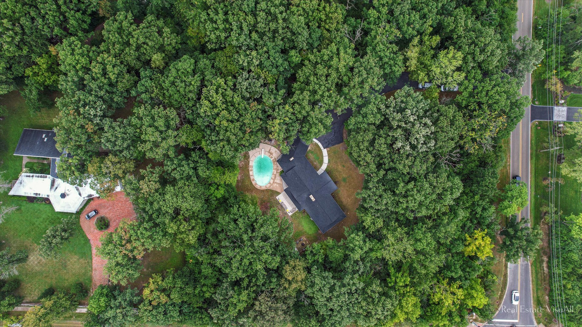 2610 Ridge Road Highland Park, IL 60035 - Photo 29 of 32 an aerial view of a house with outdoor space and street view
