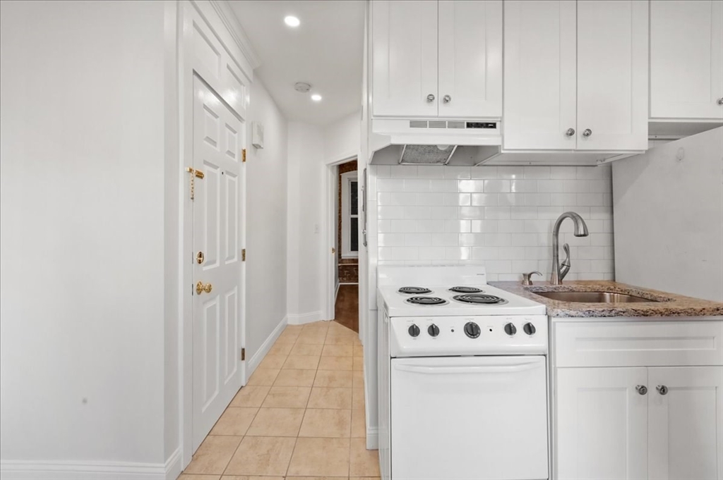 19 Harris Street, Unit 5 Boston, MA 02113 - Photo 7 of 13