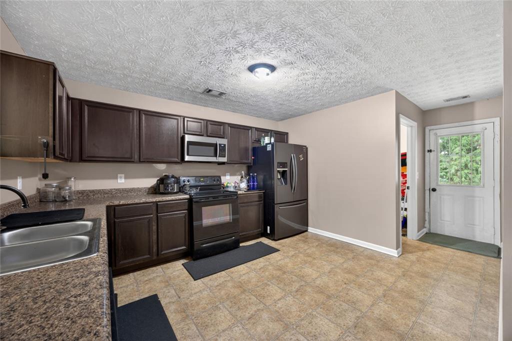 5089 Summerview Way Morrow, GA 30260 - Photo 10 of 24