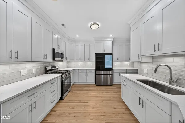 $875,000 | 2004 Clyde Bank Court, Cary, NC 27511