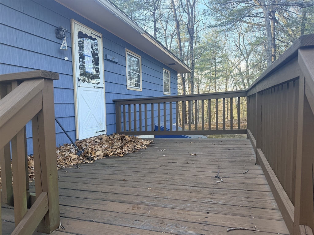 8 Molloy Road Georgetown, MA 01833 - Photo 13 of 20