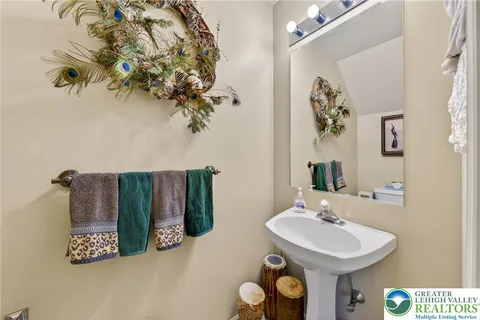 $339,000 | 120 North Oak Street, Freemansburg, PA 18017