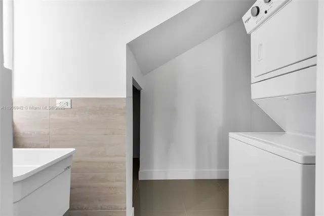 $899,000 | 225 Northwest 40th Court, Miami, FL 33126