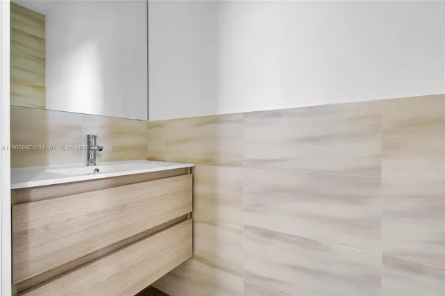 $899,000 | 225 Northwest 40th Court, Miami, FL 33126