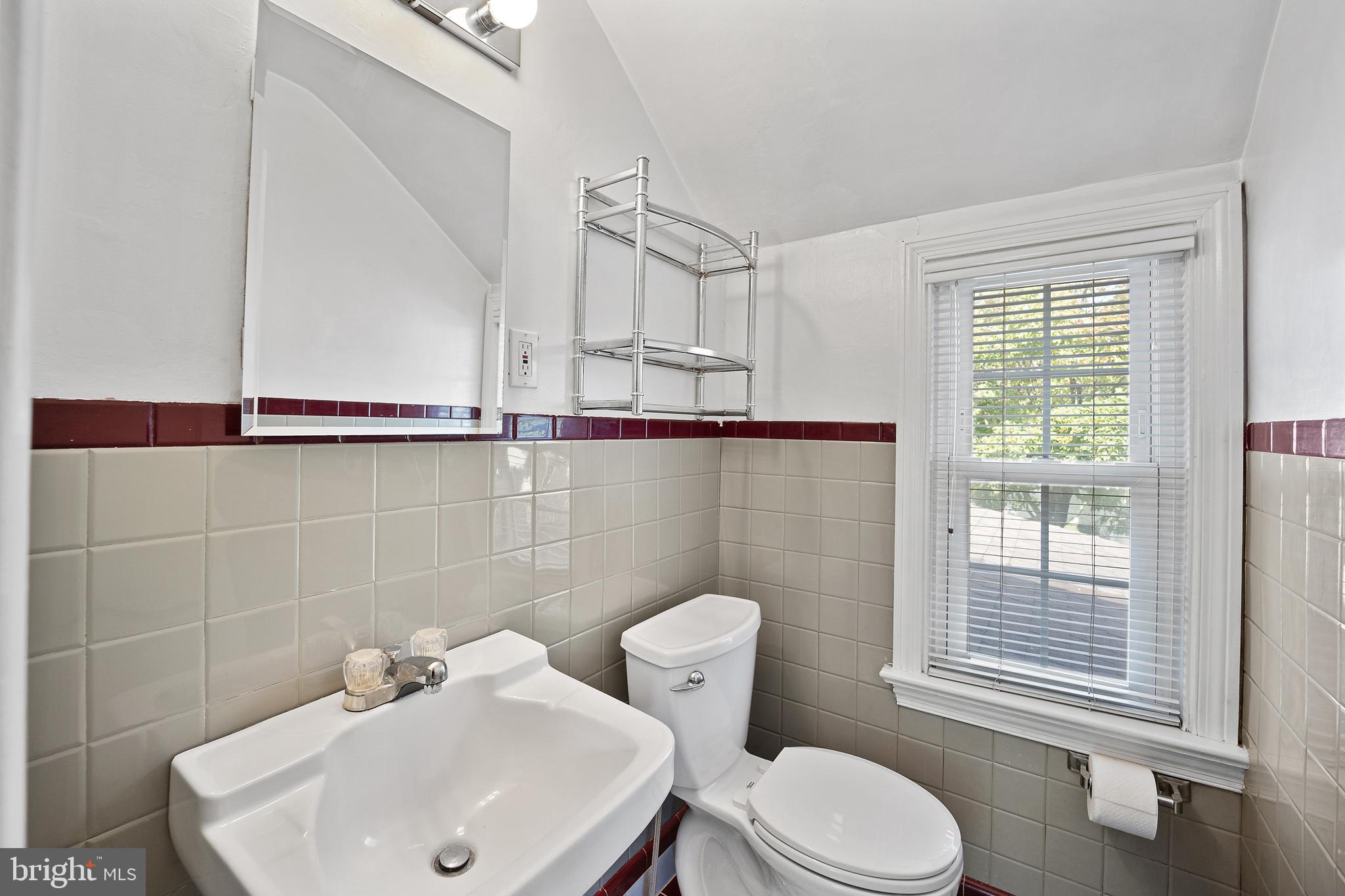 268 Beechwood Avenue Springfield, PA 19064 - Photo 24 of 36 a bathroom with a sink a toilet and shower
