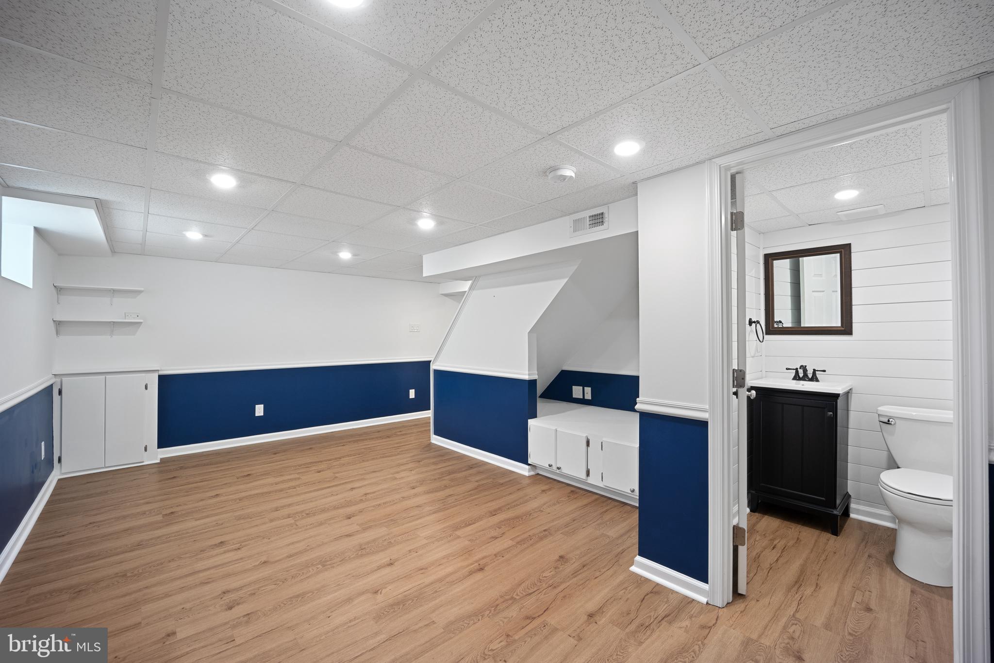 268 Beechwood Avenue Springfield, PA 19064 - Photo 27 of 36 a kitchen with stainless steel appliances kitchen island granite countertop a refrigerator and a sink