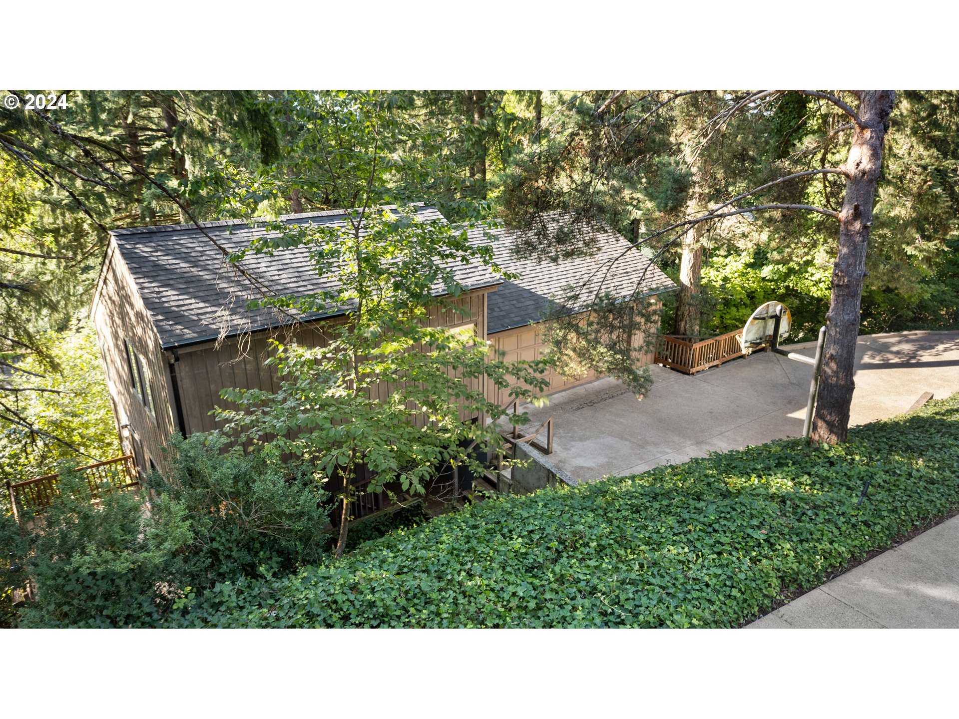 3598 Spring Boulevard Eugene, OR 97405 - Photo 12 of 48 Gallery Image 12