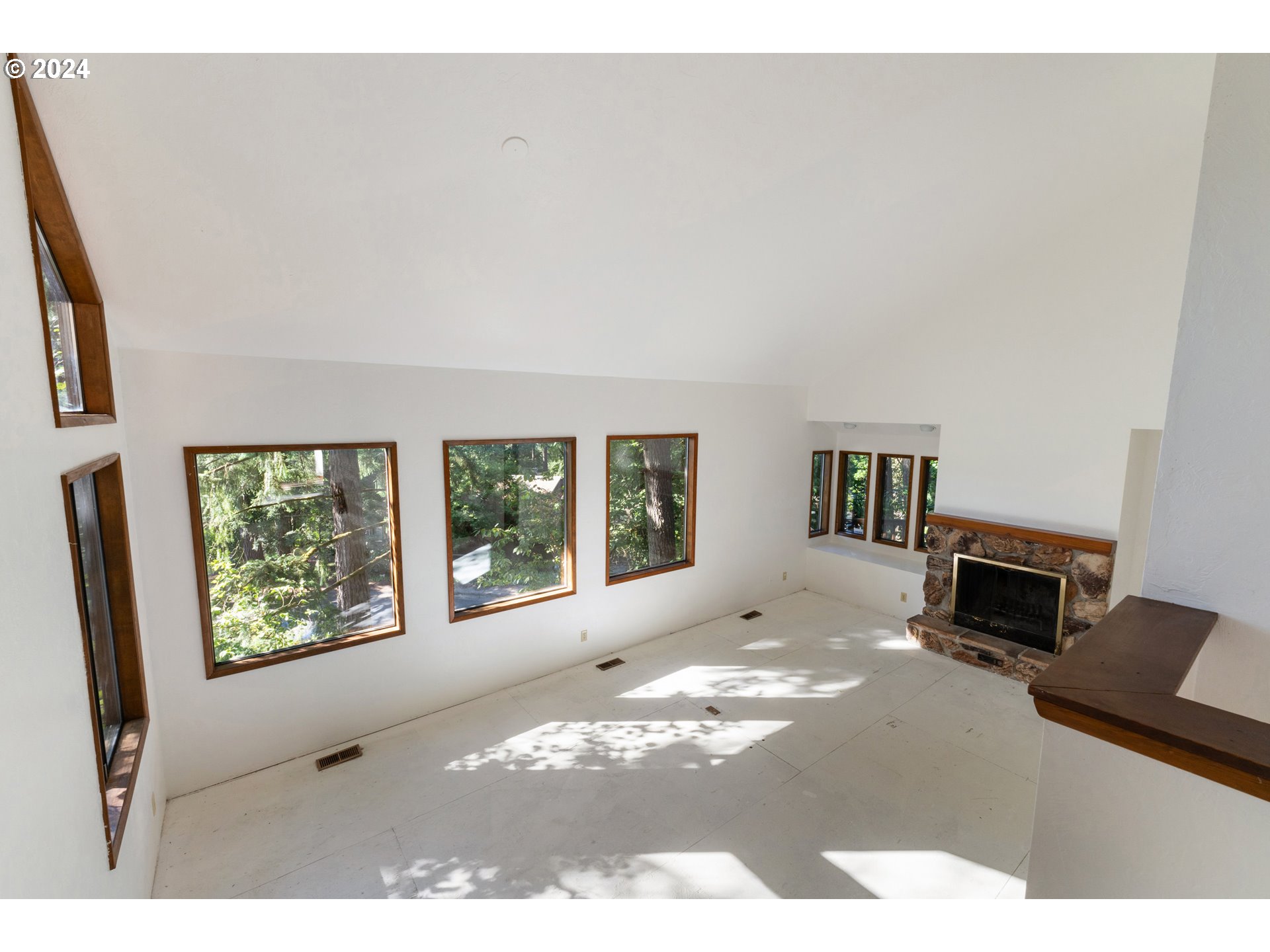 3598 Spring Boulevard Eugene, OR 97405 - Photo 17 of 48 Gallery Image 17
