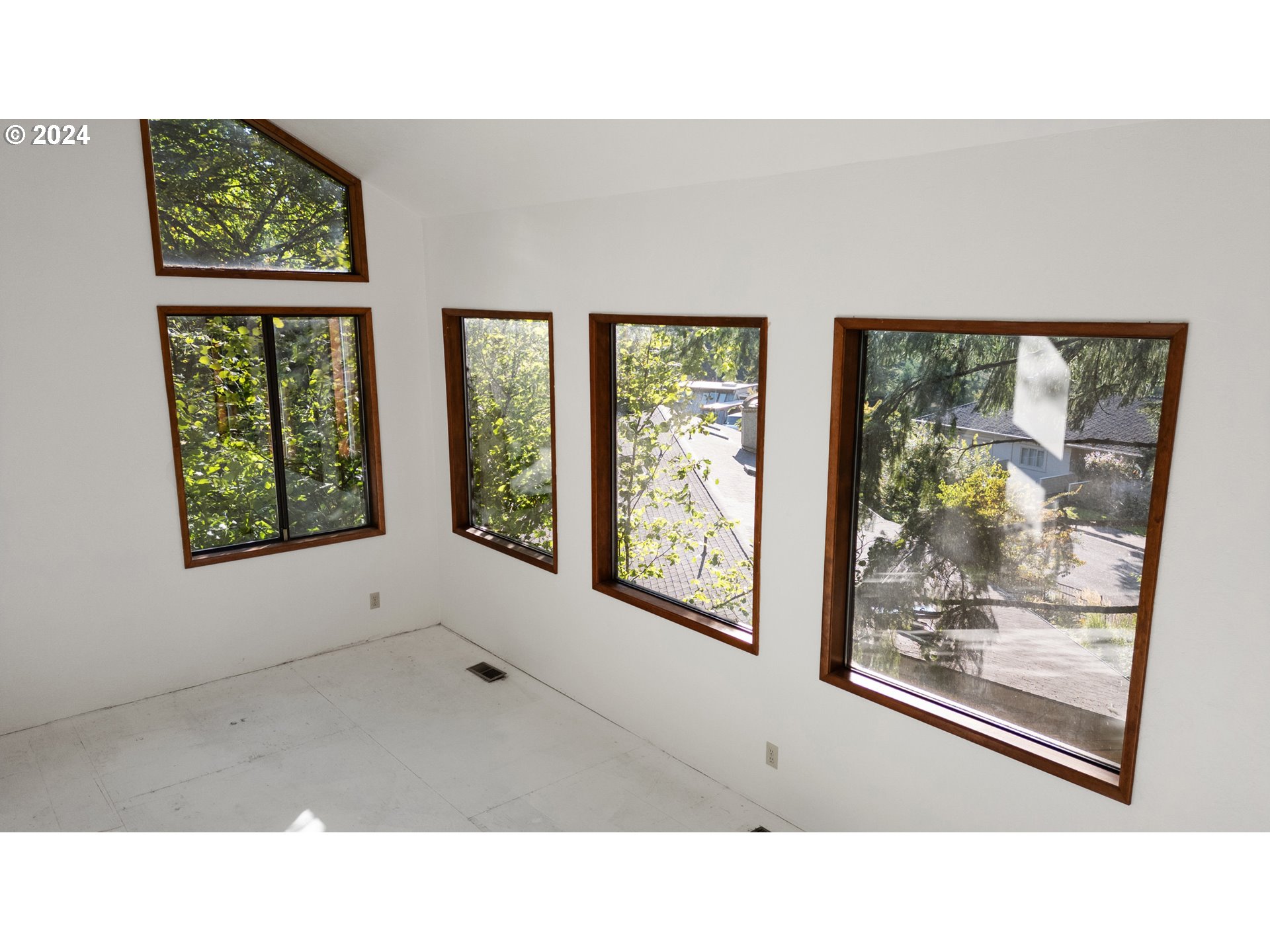 3598 Spring Boulevard Eugene, OR 97405 - Photo 18 of 48 Gallery Image 18