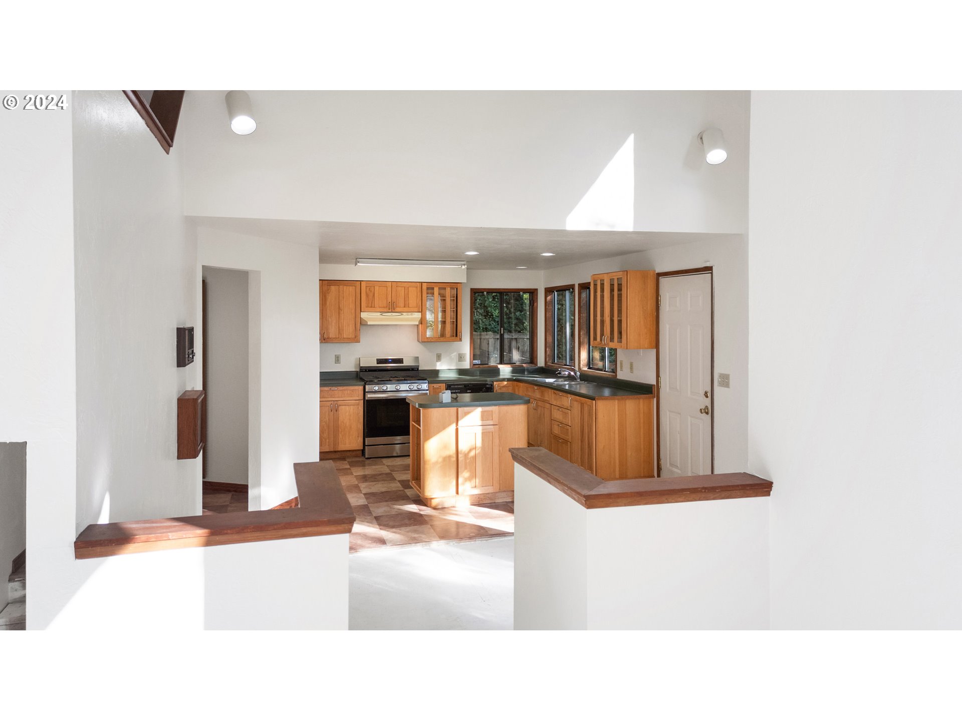 3598 Spring Boulevard Eugene, OR 97405 - Photo 23 of 48 Gallery Image 23
