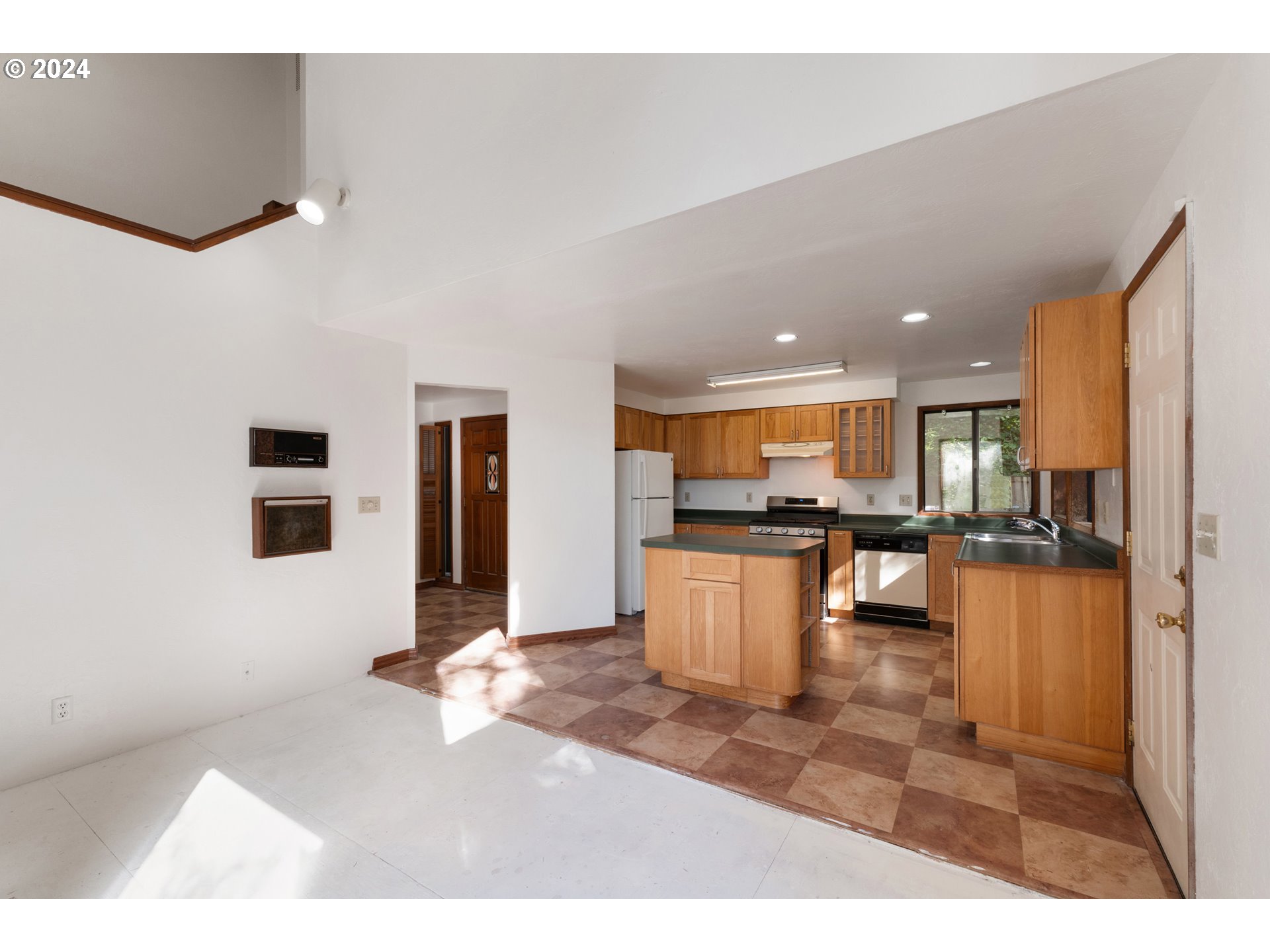 3598 Spring Boulevard Eugene, OR 97405 - Photo 24 of 48 Gallery Image 24