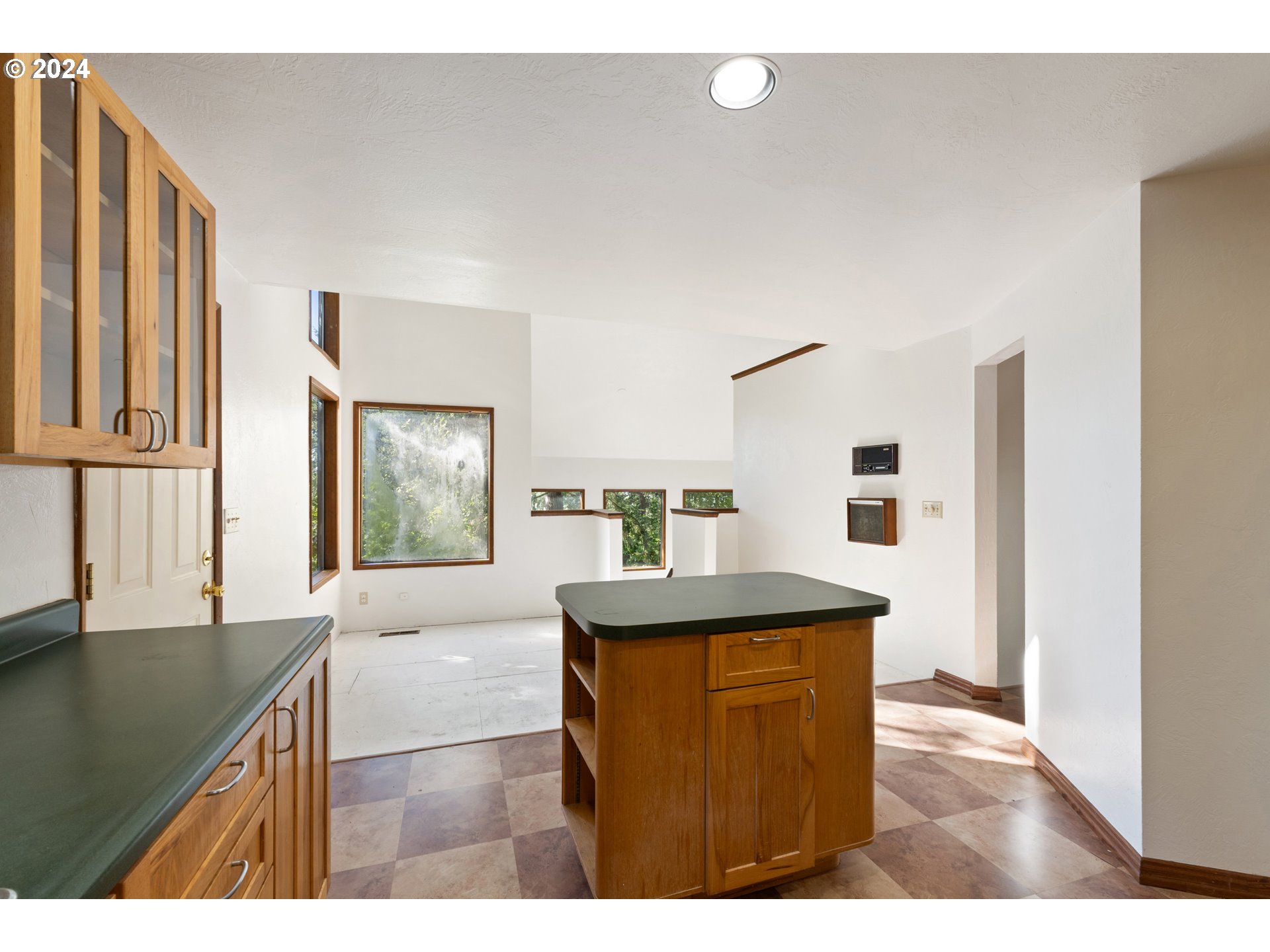 3598 Spring Boulevard Eugene, OR 97405 - Photo 27 of 48 Gallery Image 27