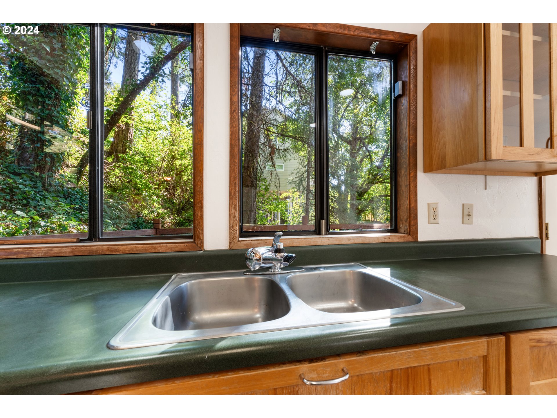 3598 Spring Boulevard Eugene, OR 97405 - Photo 29 of 48 Gallery Image 29