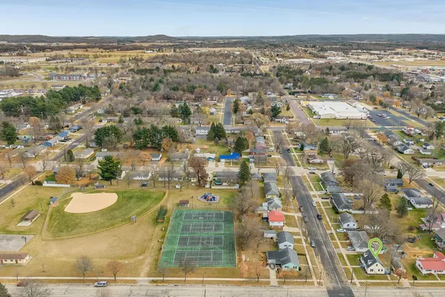 $294,900 | 904 Seymour Street, Reedsburg, WI 53959