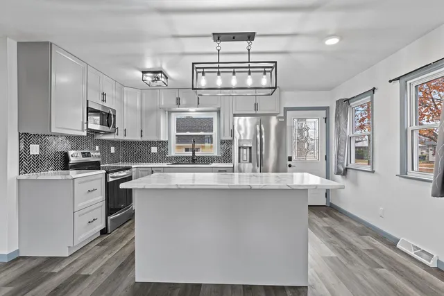 $294,900 | 904 Seymour Street, Reedsburg, WI 53959