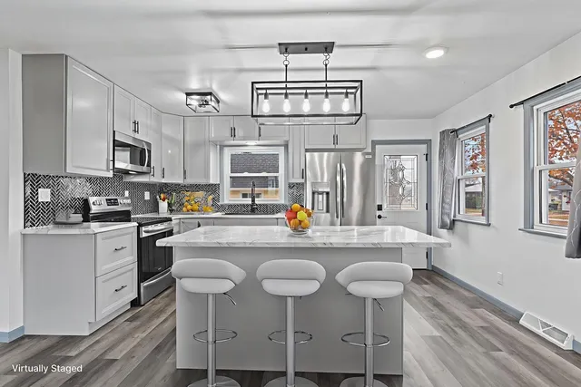 $294,900 | 904 Seymour Street, Reedsburg, WI 53959