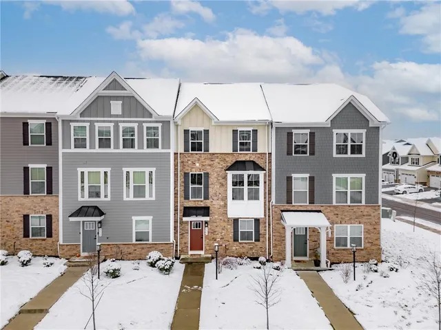 $400,000 | 9002 Hickory Road, Gibsonia, PA 15044