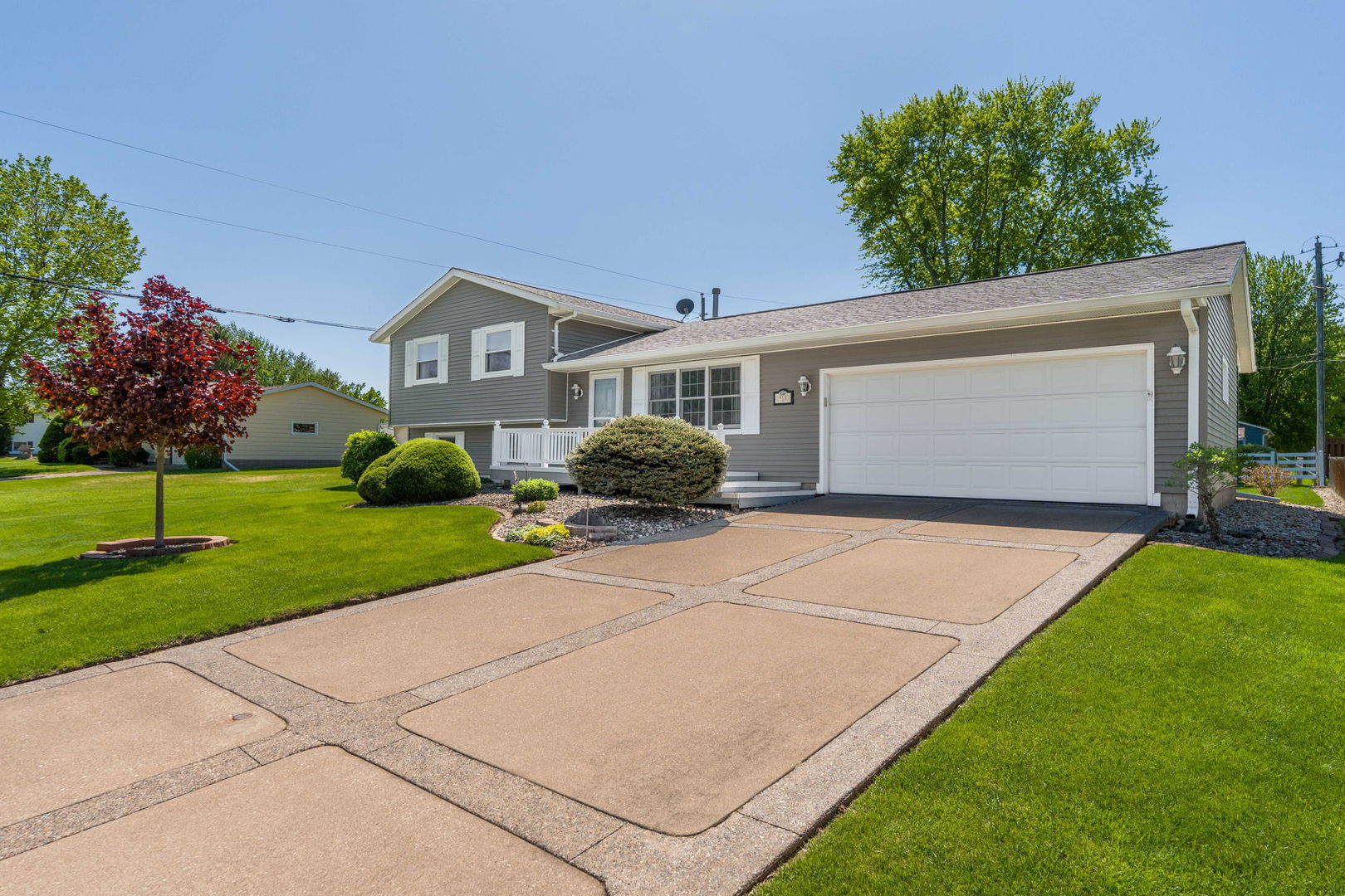 918 6th Street Hampton, IL 61256 - Photo 2 of 46