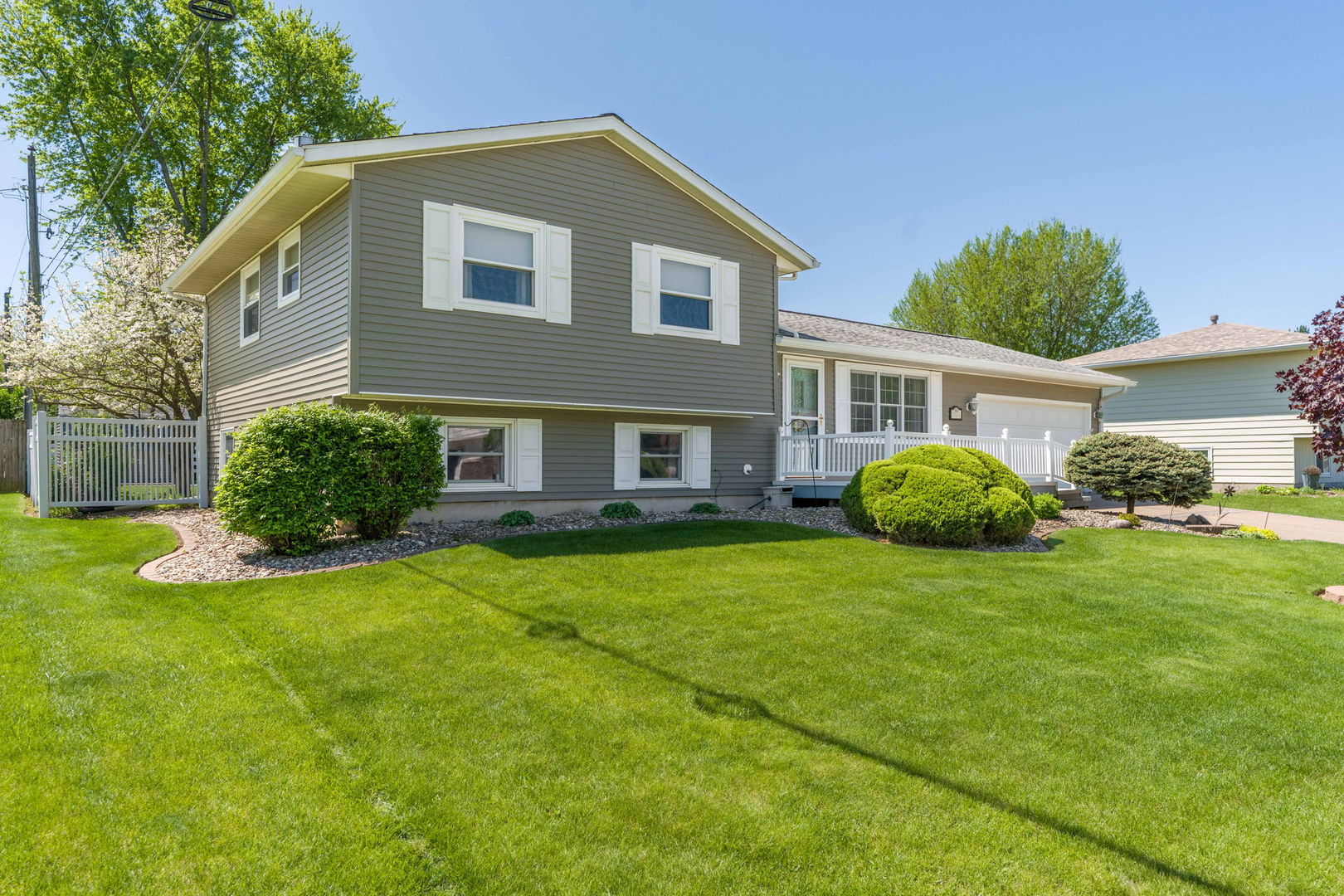 918 6th Street Hampton, IL 61256 - Photo 3 of 46