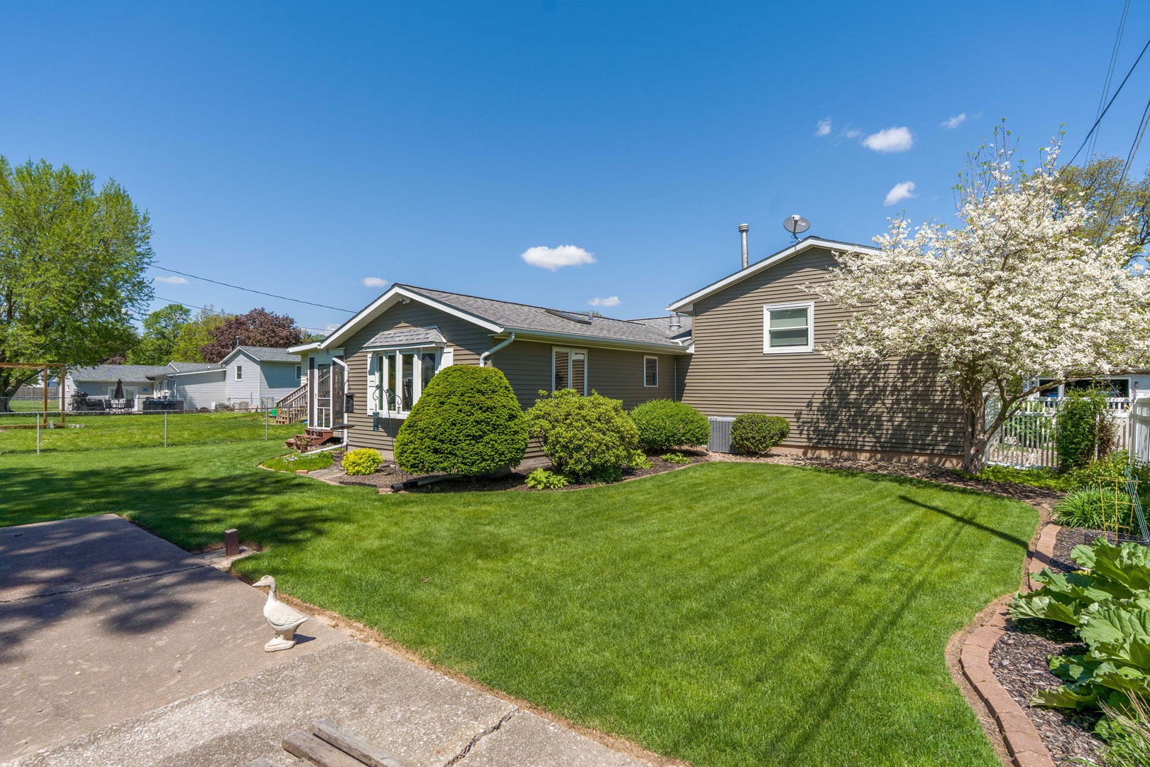 918 6th Street Hampton, IL 61256 - Photo 40 of 46