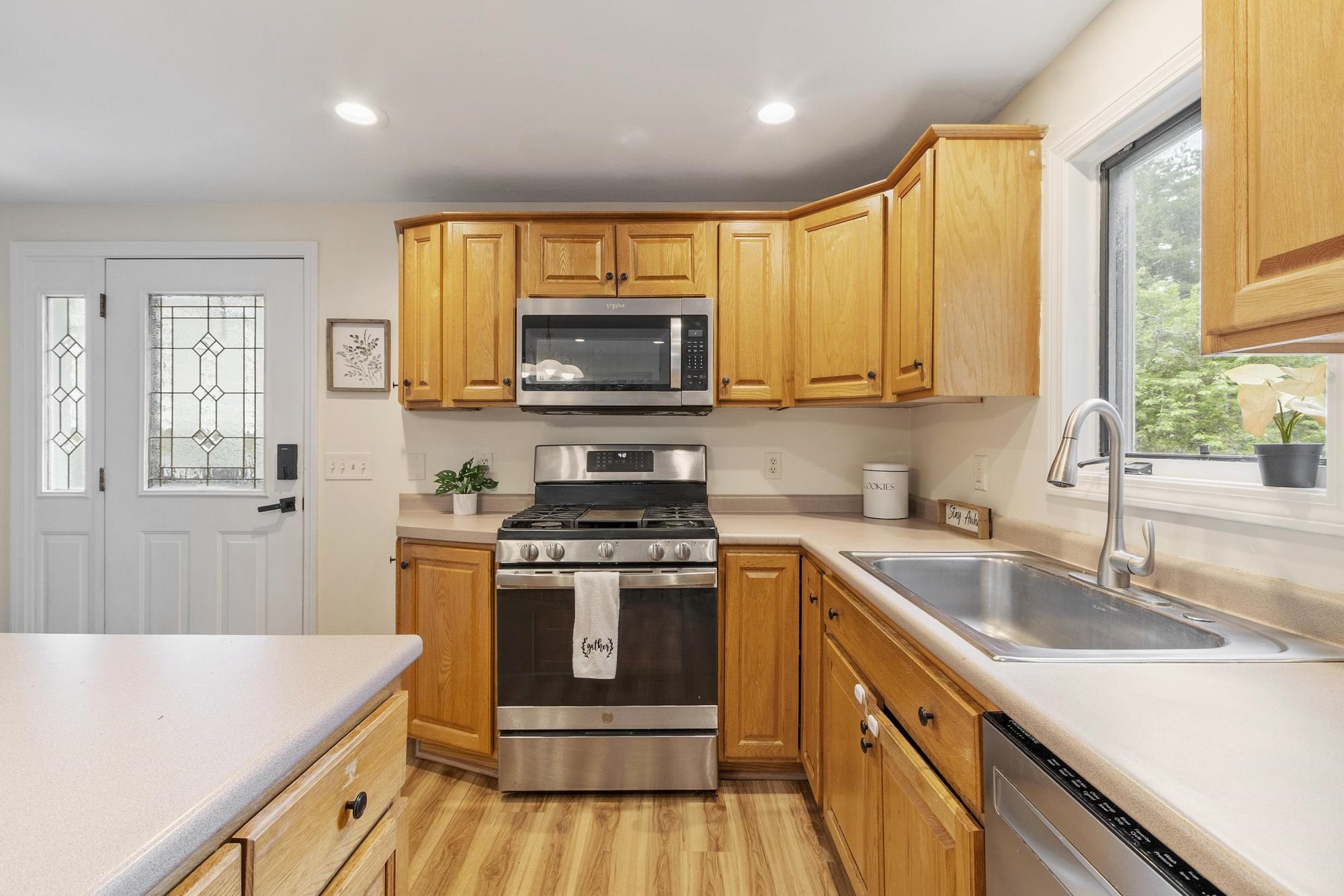 113 Newton Road Plaistow, NH 03865 - Photo 34 of 60