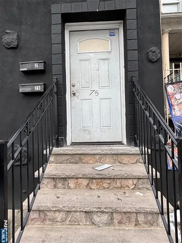 $1,875 | 75 Florida Street, Unit 2B, Elizabeth, NJ 07206