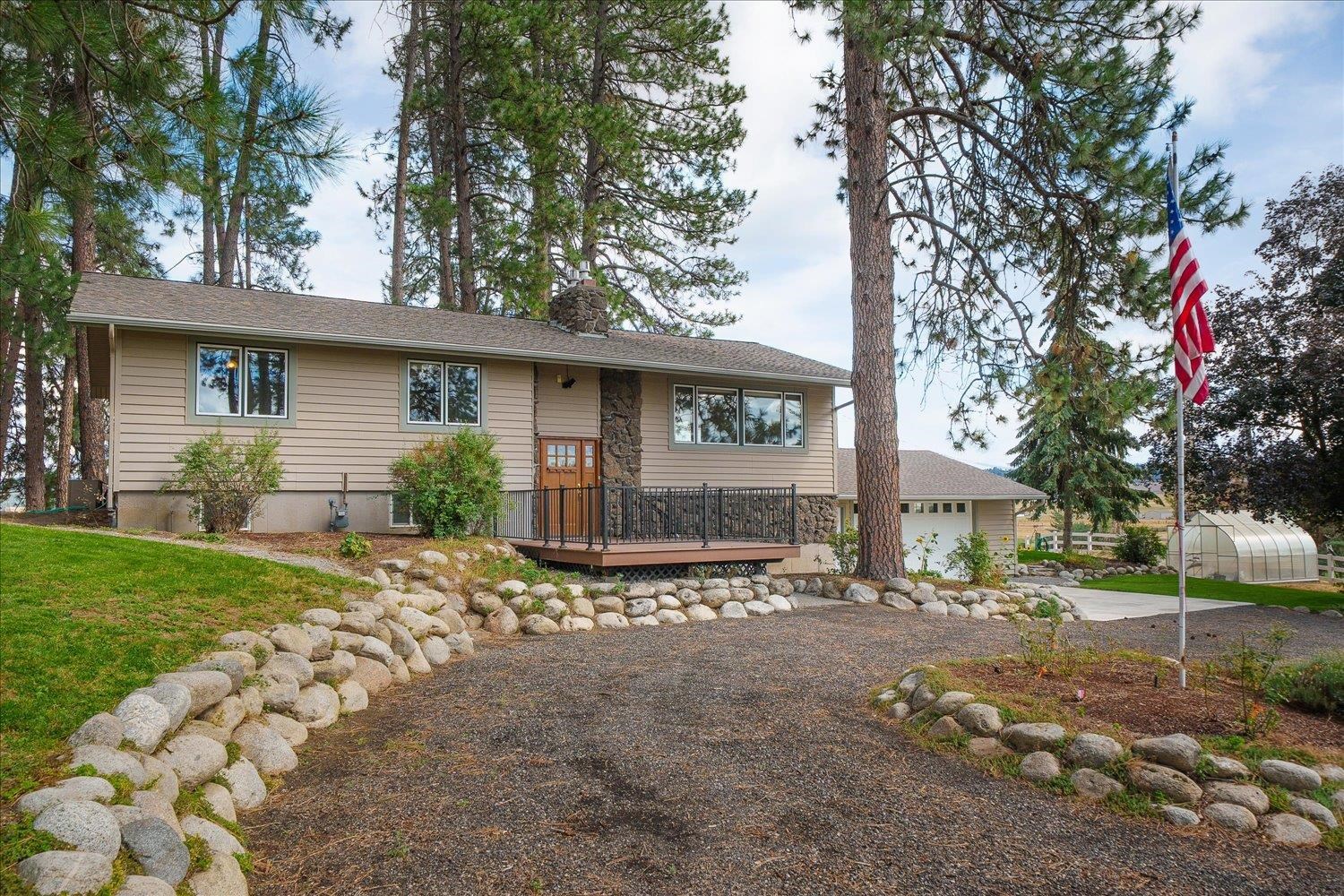 12504 North Fairview Road Mead, WA 99021 - Photo 1 of 44 Gallery Image 1