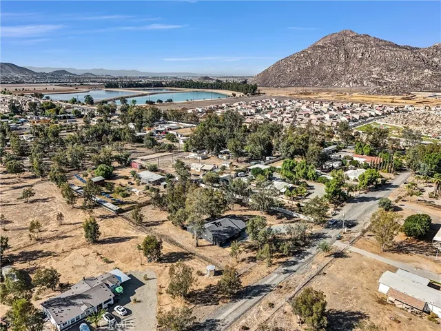 $899,999 | 28625 Shady Tree Lane, Winchester, CA 92596