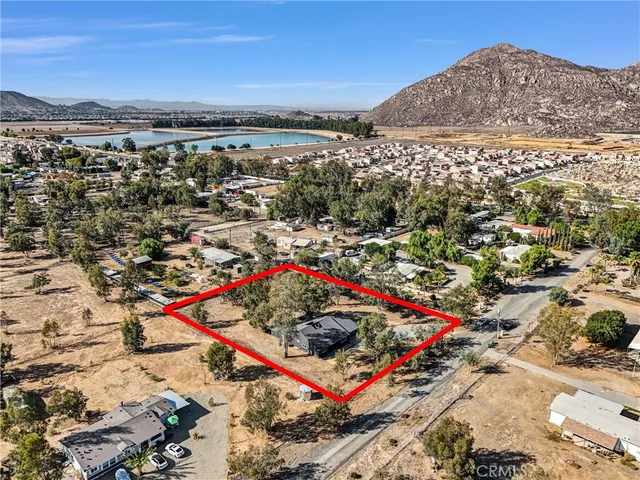 $899,999 | 28625 Shady Tree Lane, Winchester, CA 92596