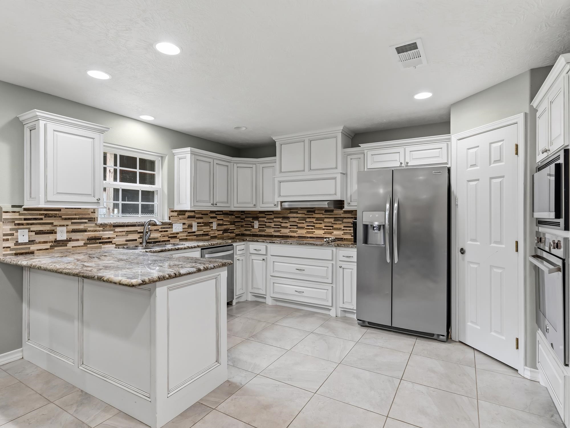 8235 Keith Road Lumberton, TX 77657 - Photo 13 of 39