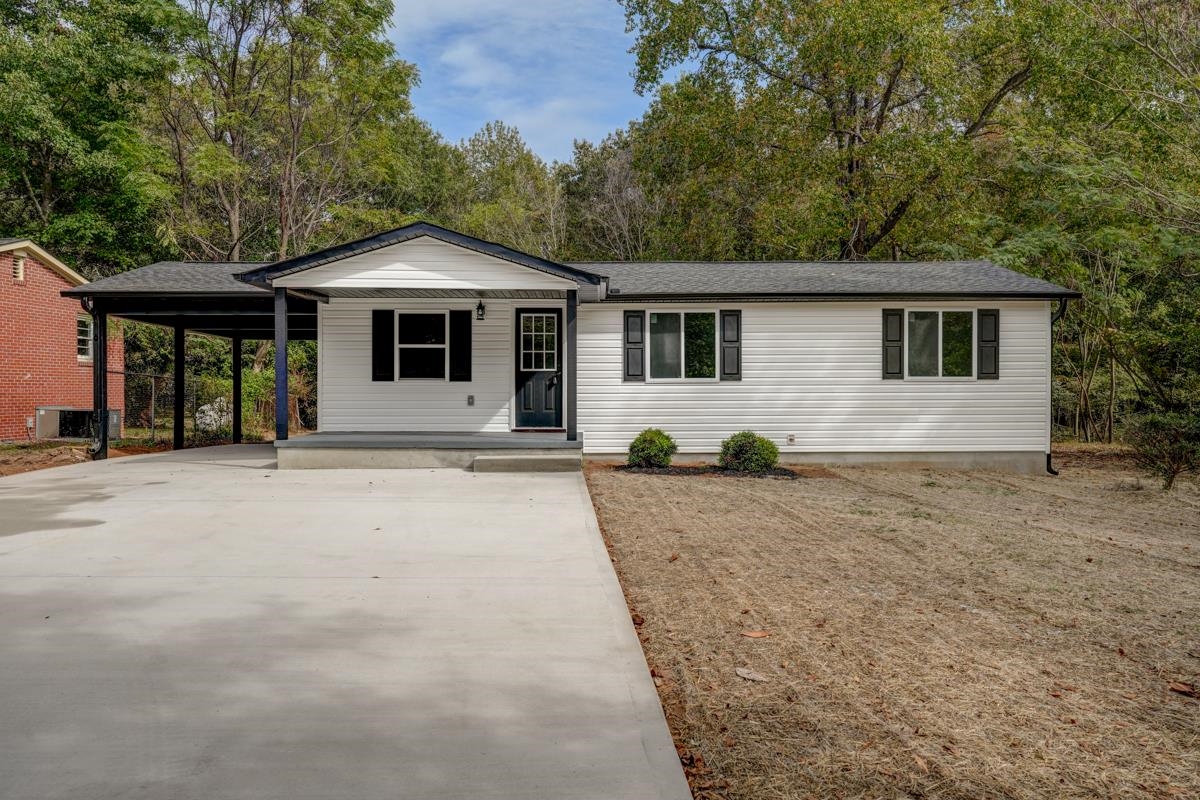 115 Pink Robinson Road Woodruff, SC 29388 - Photo 7 of 34
