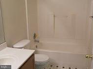 11630 Smithfield Road Manassas, VA 20112 - Photo 19 of 25 Bath