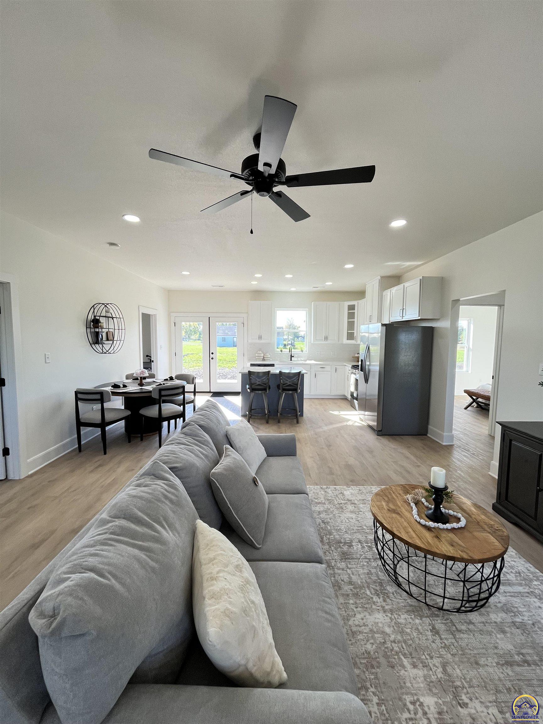 210 Hickory Street Americus, KS 66835 - Photo 4 of 31