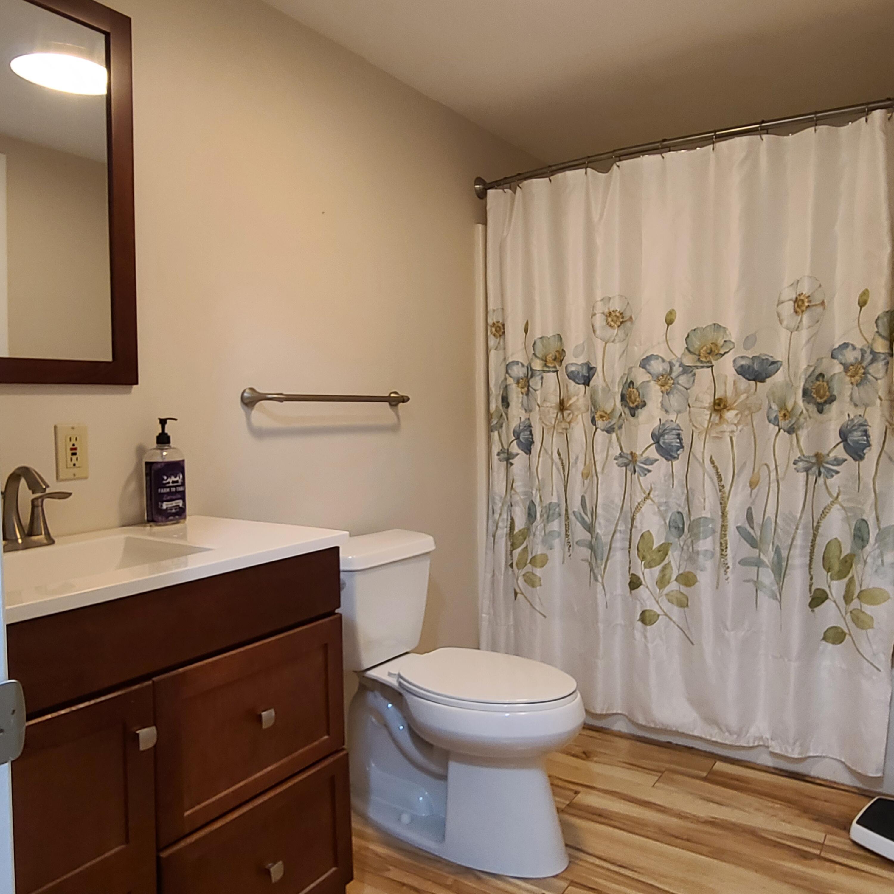 136 Old Winthrop Road, Unit 3 Augusta, ME 04330 - Photo 17 of 27 Full bath with tub and closet